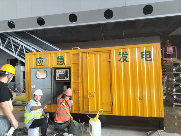 华容怎样判断空气滤清器是否需要更换？