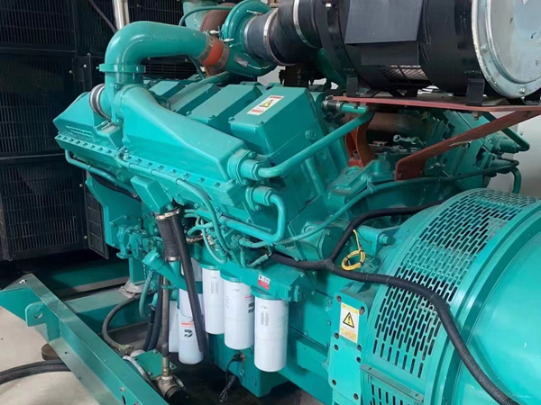 华容更换100kW柴油发电机组机油时，需要注意哪些事项？