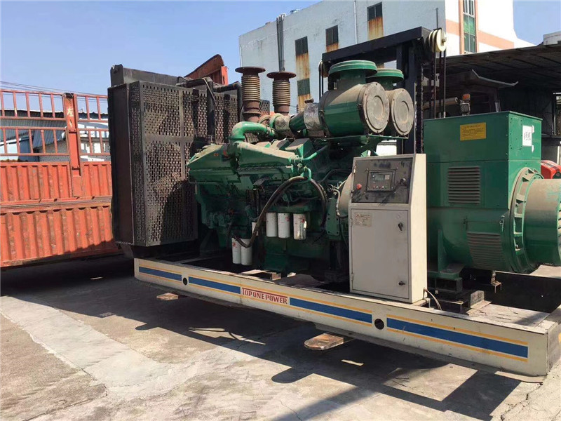 华容如何判断柴油发电机组的机油温度是否达到了合适的预热温度？