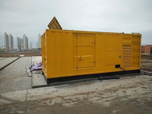 华容合同中关于乙方责任导致工期延误的赔偿标准应该如何制定？